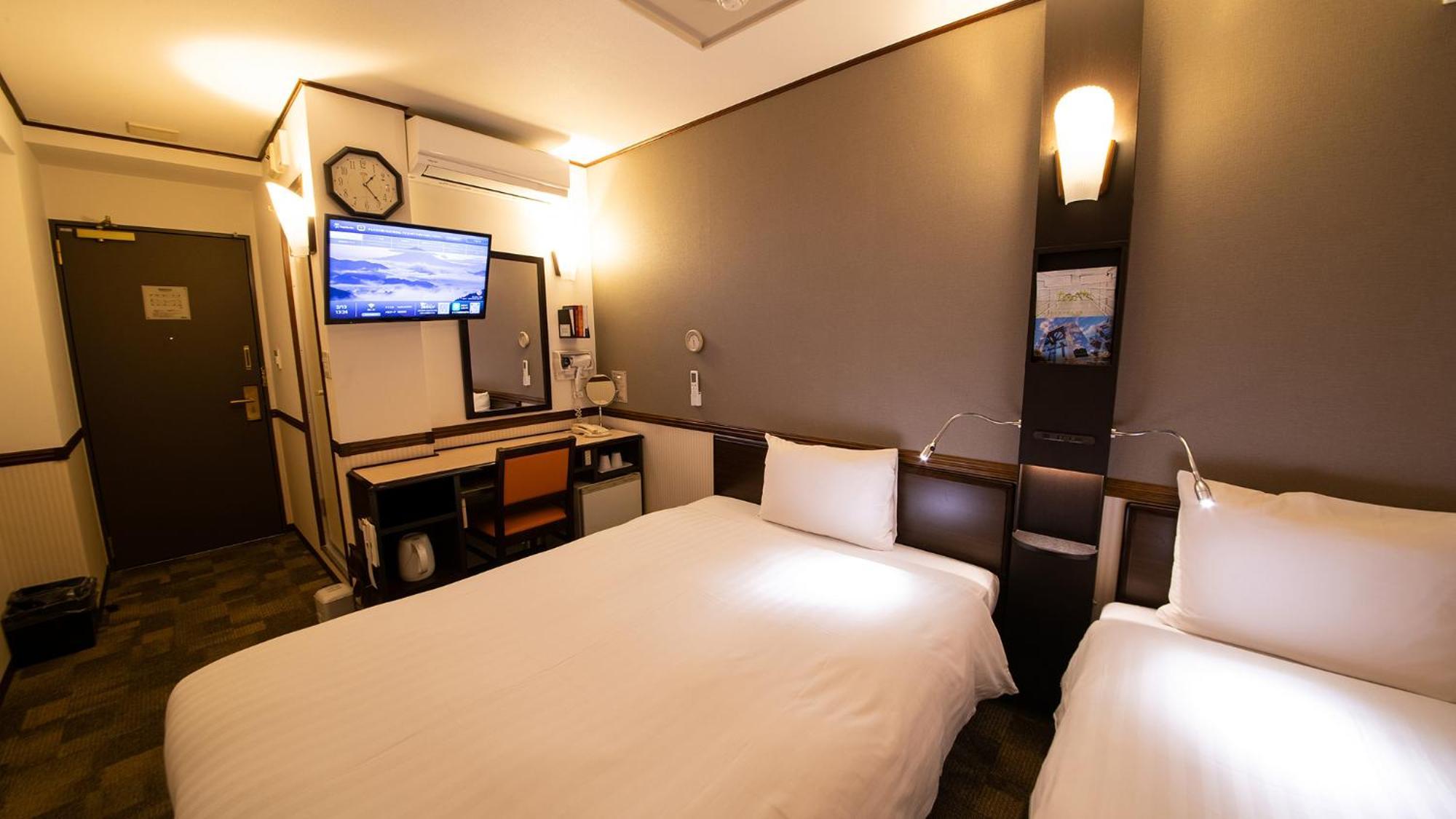 Toyoko Inn Toyama-Eki Shinkansen-Guchi No.2 Chambre photo